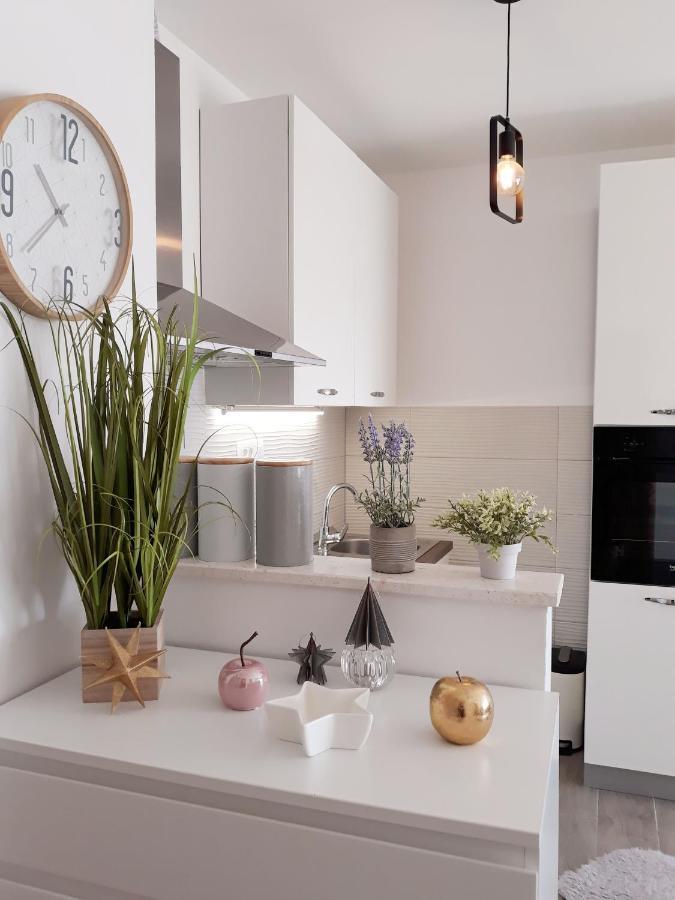 Luxury Apartment Charm With Pool Трогир Экстерьер фото