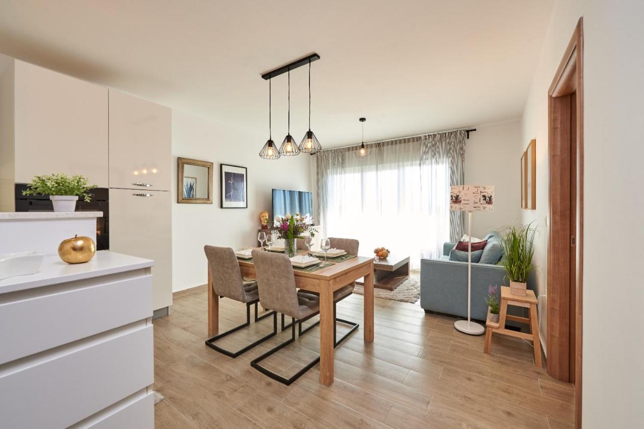 Luxury Apartment Charm With Pool Трогир Экстерьер фото