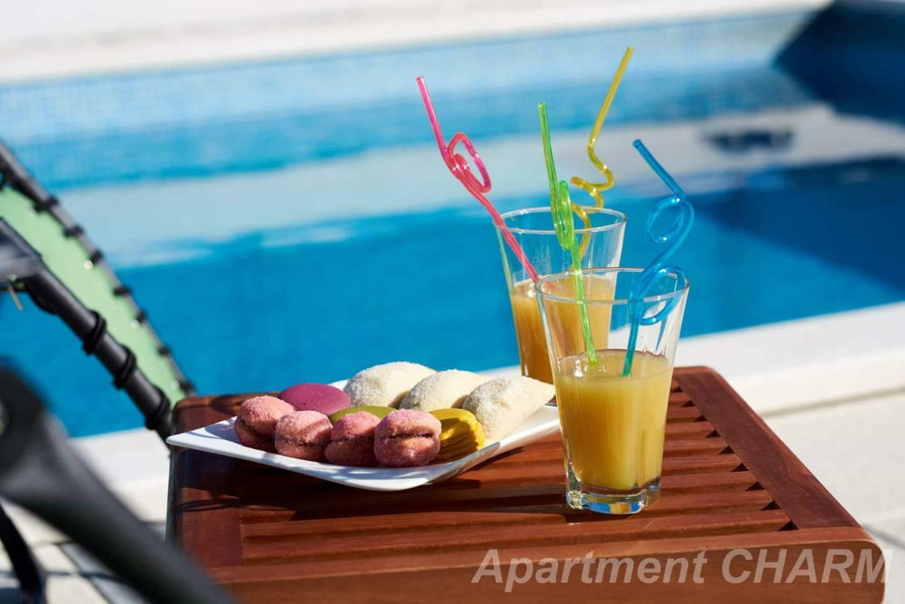 Luxury Apartment Charm With Pool Трогир Экстерьер фото